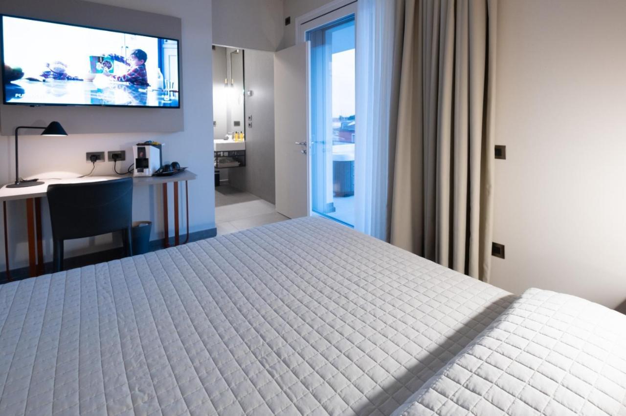 Bbcube Hotell Porto Viro Exteriör bild
