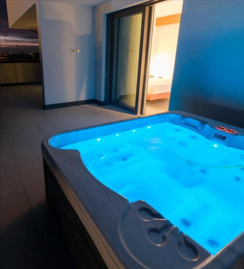 Bbcube Hotell Porto Viro Exteriör bild